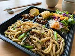 お野菜たっぷり台湾焼きそば弁当（だしまきたまごとおばんざい アマゾナキッチン）