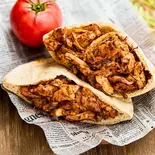 ケバブサンド ケバブソース中辛 Kebab Sandwich with Medium-Spicy Kebab Sauce（bir tanem kebab【ビルターネム ケバブ】）