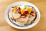 ミックスフルーツとチョコレートのパンケーキ(スープ付) Mixed Fruits ＆ Chocolate Pancake (Comes with Soup)（gram 大須店）