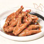 鳮爪 (鶏足の醤油煮込み)（中国料理 壺家大排档）