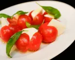 有機ミニトマトのカプレーゼ（イタリアンダイニング CREST）