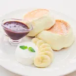 コトブキ園長寿卵使用こだわりの濃厚チョコバナナスフレパンケーキ（Cafe do paris）