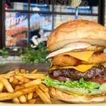 ダブルフィッシュバーガー【DOUBLE FISH BURGER】（創業21年プレミアムバーガーの店 UNCHAIN DINER）