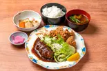 鶏肉唐揚げと粗挽きハンバーグ弁当（食堂 もり川）