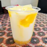 マンゴーラッシー Mango Lassi(Indian Restaurant PARIWAR)