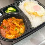 パットプリックパオタレー(海鮮)+ご飯+目玉焼き ผัดพริกเผาทะเล+ข้าวสวย+ไข่ดาว(PINTO)