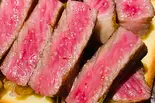 国産黒毛和牛ステーキ(100グラム)(鉄板焼きやすむら)