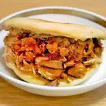 肉入り中華パン/肉夹馍（桂林米粉麺 米道）