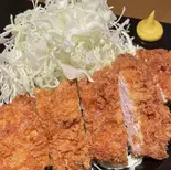 国産豚ロースのトンカツ Locally-Sourced Pork Loin Cutlet（串揚げあげあげ中井店）