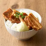 わさびマヨ豚角煮丼 Wasabi-Mayo Kakuni Rice Bowl(トロじゅわ煮込食堂 豚角丸 南堀江)