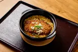 おかず単品:やさしいお出汁の厚切りロースかつ煮（パーラー躙口）
