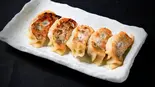 焼き餃子 煎饺子Pan-Fried Dumplings（本格四川料理 聚友楼）