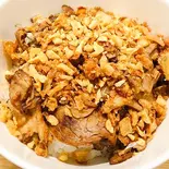 フライドガーリック豚丼(つけ麺大戦争 野毛店)
