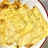 ガーリックチーズナン Garlic Cheese Nan（MANASLU）