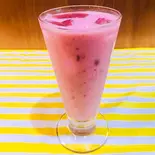 Strawberry lassi (ストロべリー ラッシー)(NAAN 柴崎店)
