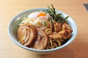 野郎ラーメン 温玉汁無し豚野郎