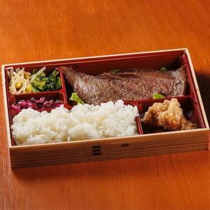 【おすすめ】黒毛和牛雌牛厳選特選カルビ弁当(秘伝のステーキソース) Boneless Short Rib Bento