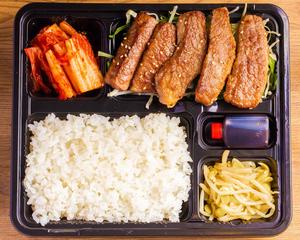 A5黒毛和牛上カルビ×秘伝ダレのご褒美弁当
