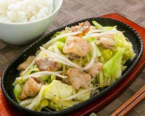 ホルモン塩焼鉄板(120グラム) ライス付きSalt Griddle-Cooked Offal