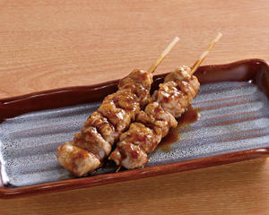 鶏もも串(2串)