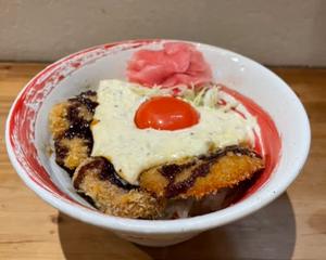 まぐろソースカツ丼