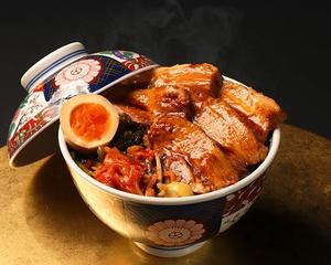 【当店人気No1】とろける角煮丼 [Top Seller] Tender Braised Pork Belly Rice Bowl