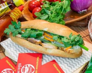 塩豚のバインミー Salted Pork Banh Mi