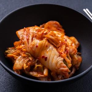 親子丼に合うピリ辛キムチ(60g)Spicy kimchi to go with oyakodon (60g)