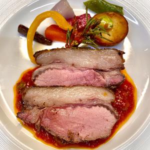 【日替わり弁当】山形県産米澤豚のロースト(ナポリタン スパゲッティと鎌倉温野菜添え)