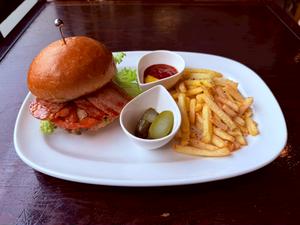 BLTバーガー