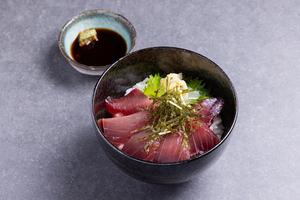 豊洲直送マグロ丼