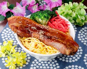 【名物】丸々一本角煮丼(並盛)