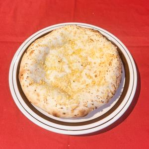 チーズガーリックナン (Cheese Garlic Naan)