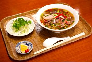 ブンボーフエ(辛口牛肉麺) (Bn b Hu )