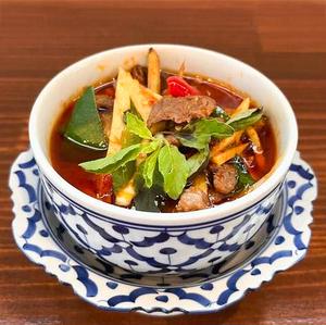 77. 牛肉とたけのこの辛味カレー Kaeng pa curry
