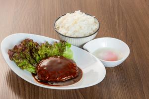 ハンバーグデミグラス温泉卵丼