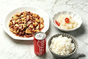 E マーボー豆腐(麻婆豆腐套餐)