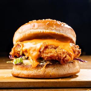 チーズソースチキンバーガー