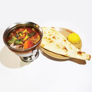 Taj ベジタブルスープカレーセット(Taj Vegetable Soup Curry with Nan ＆ Rice)