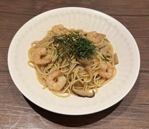 エビとキノコの和風パスタ