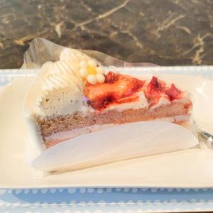 苺ミルクティーケーキ