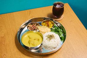 【珈琲セット(アイス)】シン・キイロイ チキンカレー