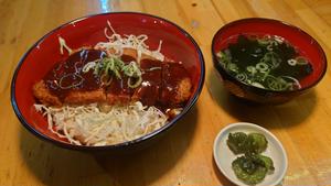 ソースかつ丼 ソフトドリンク付き