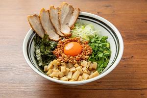 肉盛りまぜそば