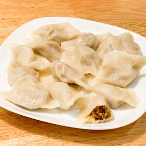 手作り豚肉ネギ水餃子(手工豬肉大葱水)