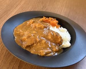 SO+黒毛和牛すじスパイスカレー