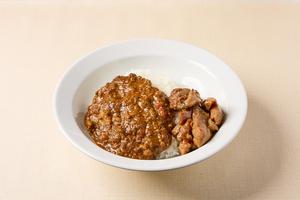 キーマカレー丼+鶏ももトッピング