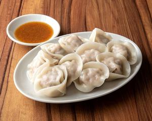 手包み水餃子(10個) Handmade Steamed Gyoza Dumplings (10 Pieces)