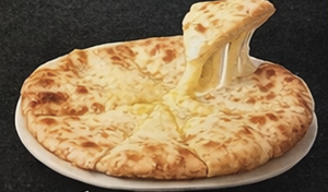チーズナン Cheese naan