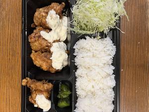 南蛮チキンニンニク山賊焼きレモンタルソー弁当。